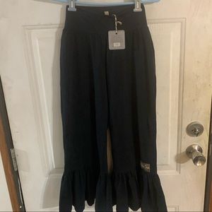 Ruffle pants size XS